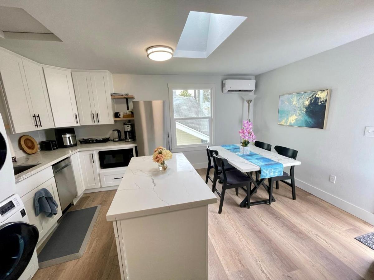 Tacoma 2 Bedrooms 1 Baths Sleep 5 With Compact Kitchen Buitenkant foto