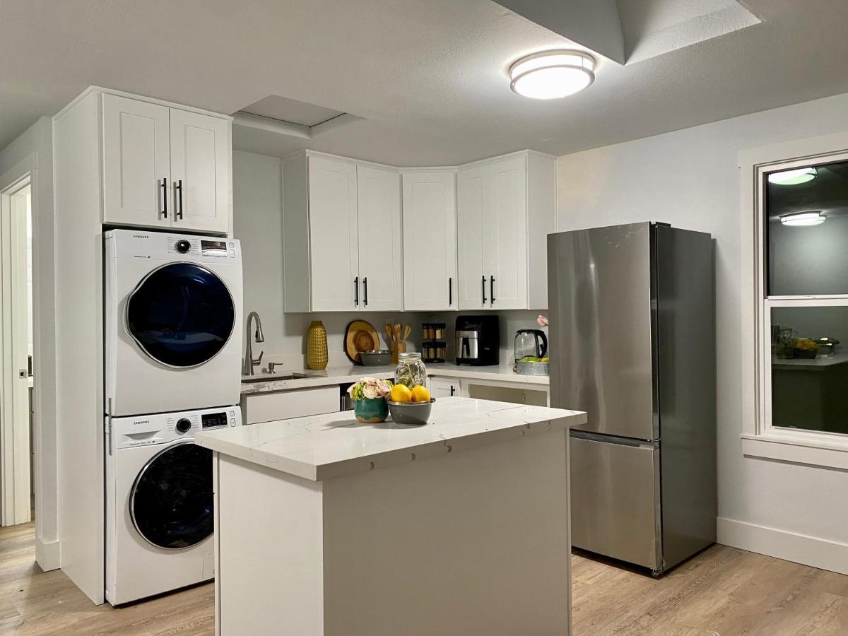 Tacoma 2 Bedrooms 1 Baths Sleep 5 With Compact Kitchen Buitenkant foto