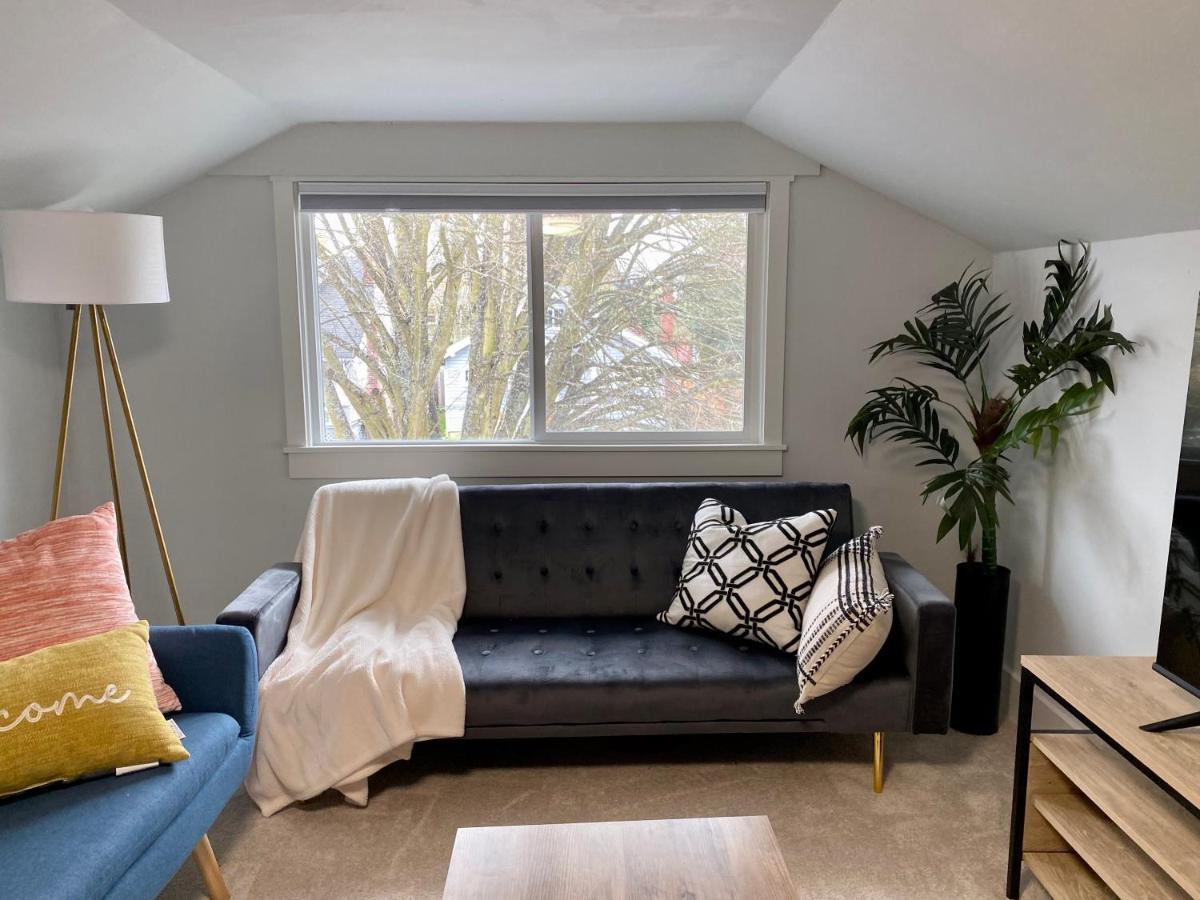Tacoma 2 Bedrooms 1 Baths Sleep 5 With Compact Kitchen Buitenkant foto
