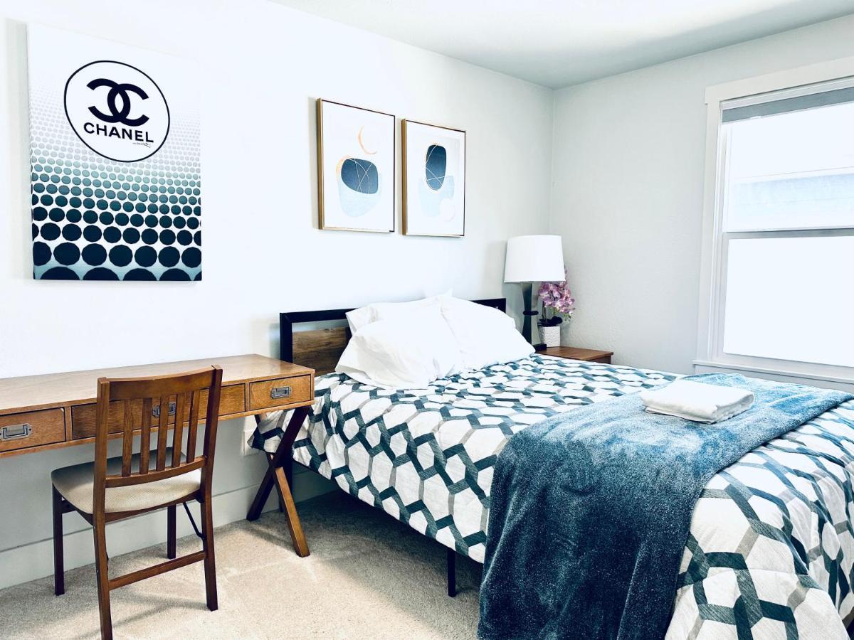Tacoma 2 Bedrooms 1 Baths Sleep 5 With Compact Kitchen Buitenkant foto