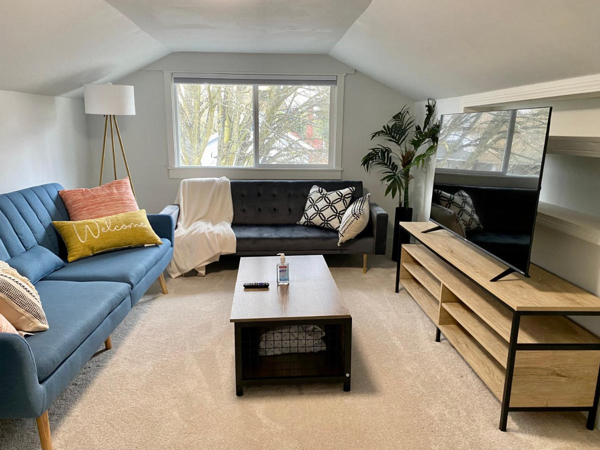 Tacoma 2 Bedrooms 1 Baths Sleep 5 With Compact Kitchen Buitenkant foto
